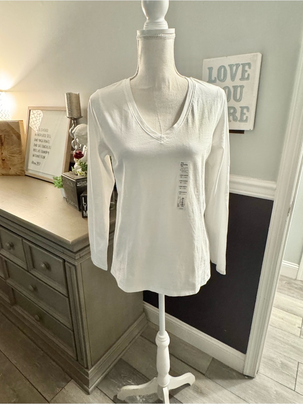 Sonoma Everyday Tee White V-Neck Long Sleeve M NWT